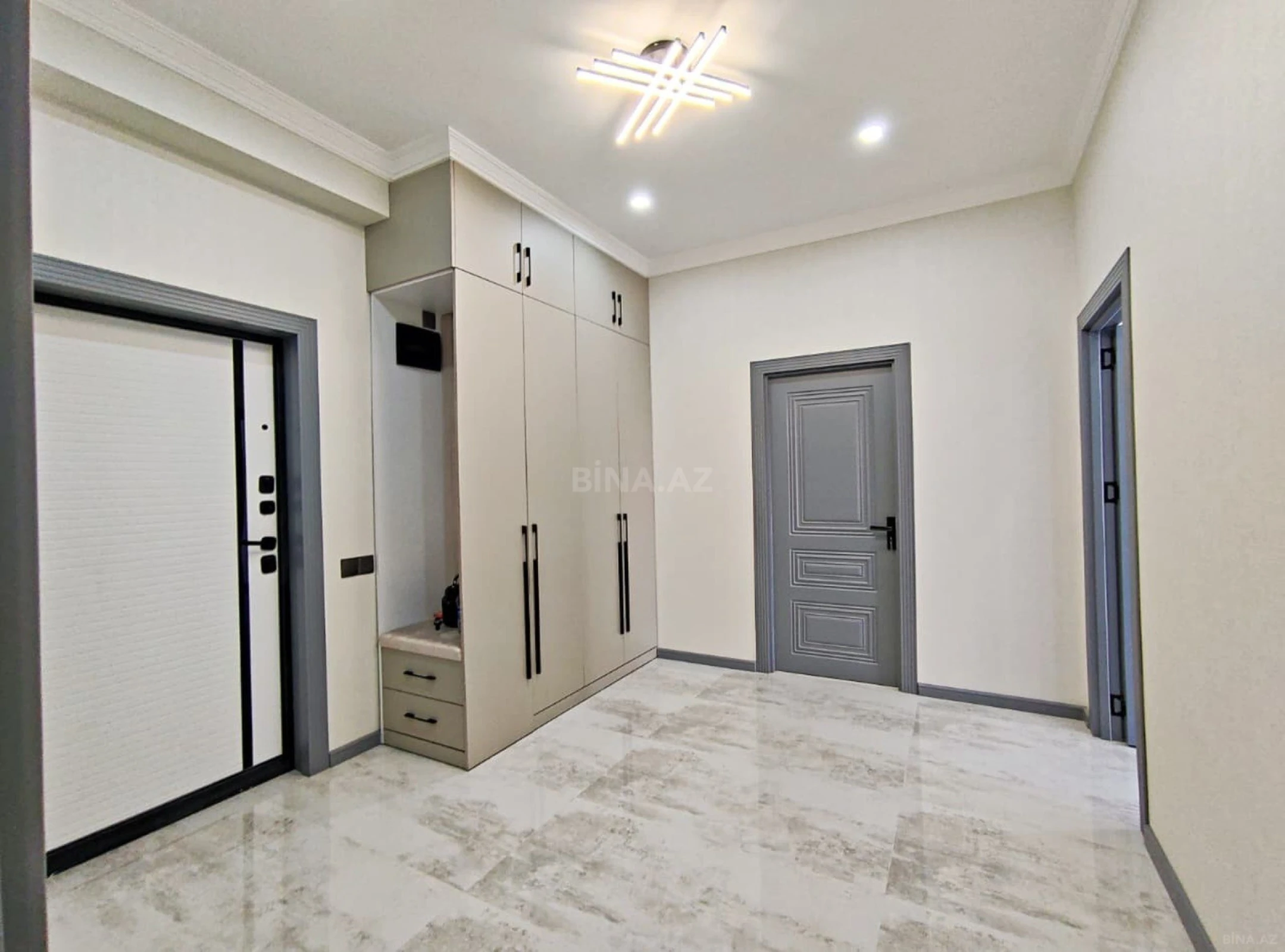 Satılır 2 otaqlı mənzil 84.7 m²