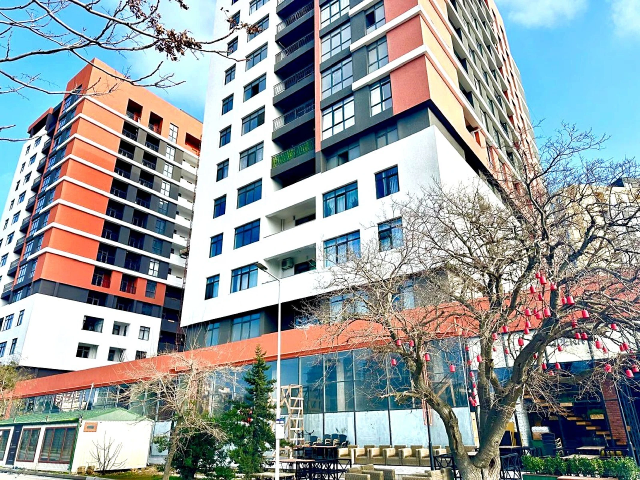 Satılır 2 otaqlı mənzil 84.7 m²