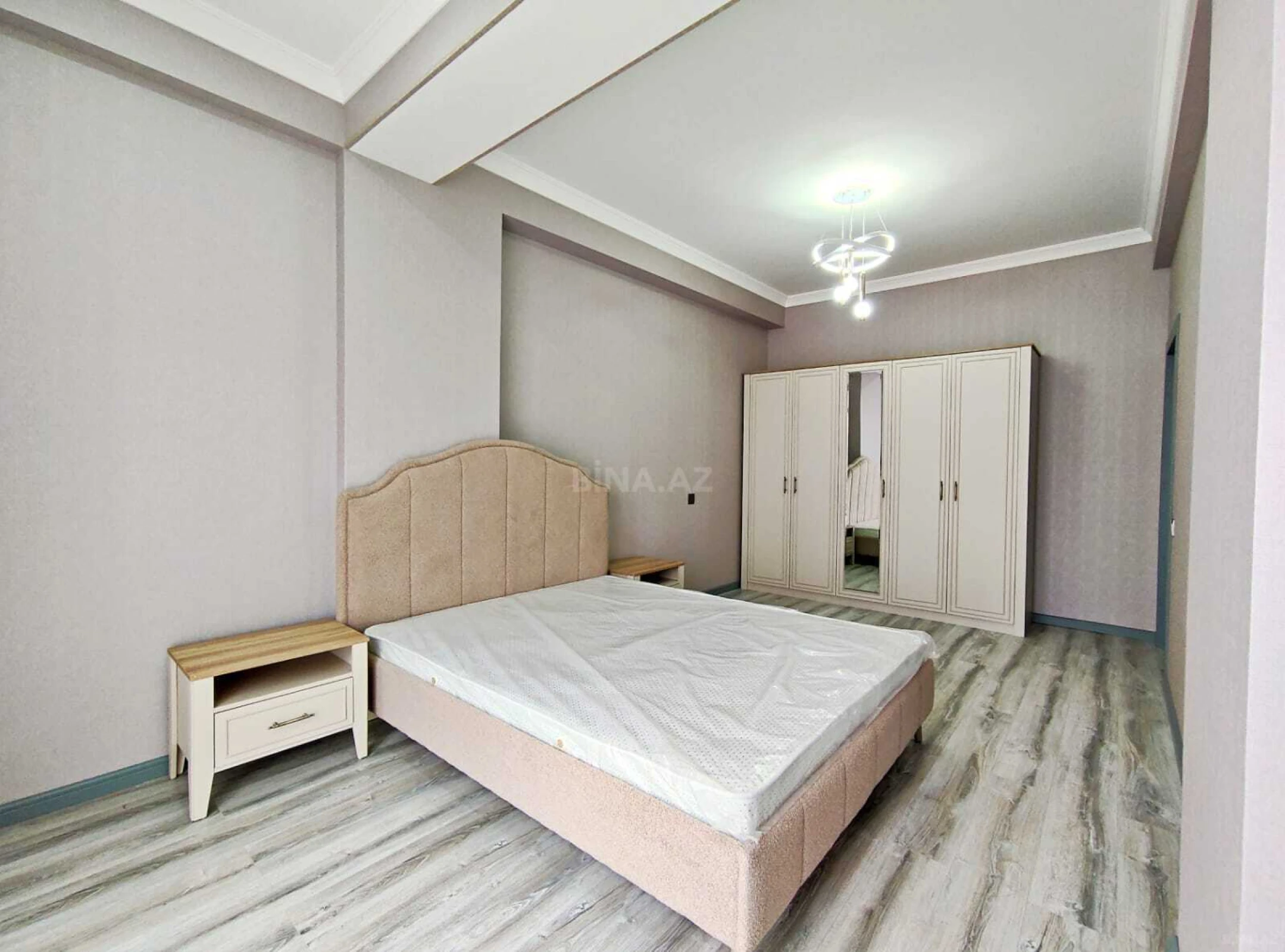 Satılır 2 otaqlı mənzil 84.7 m²