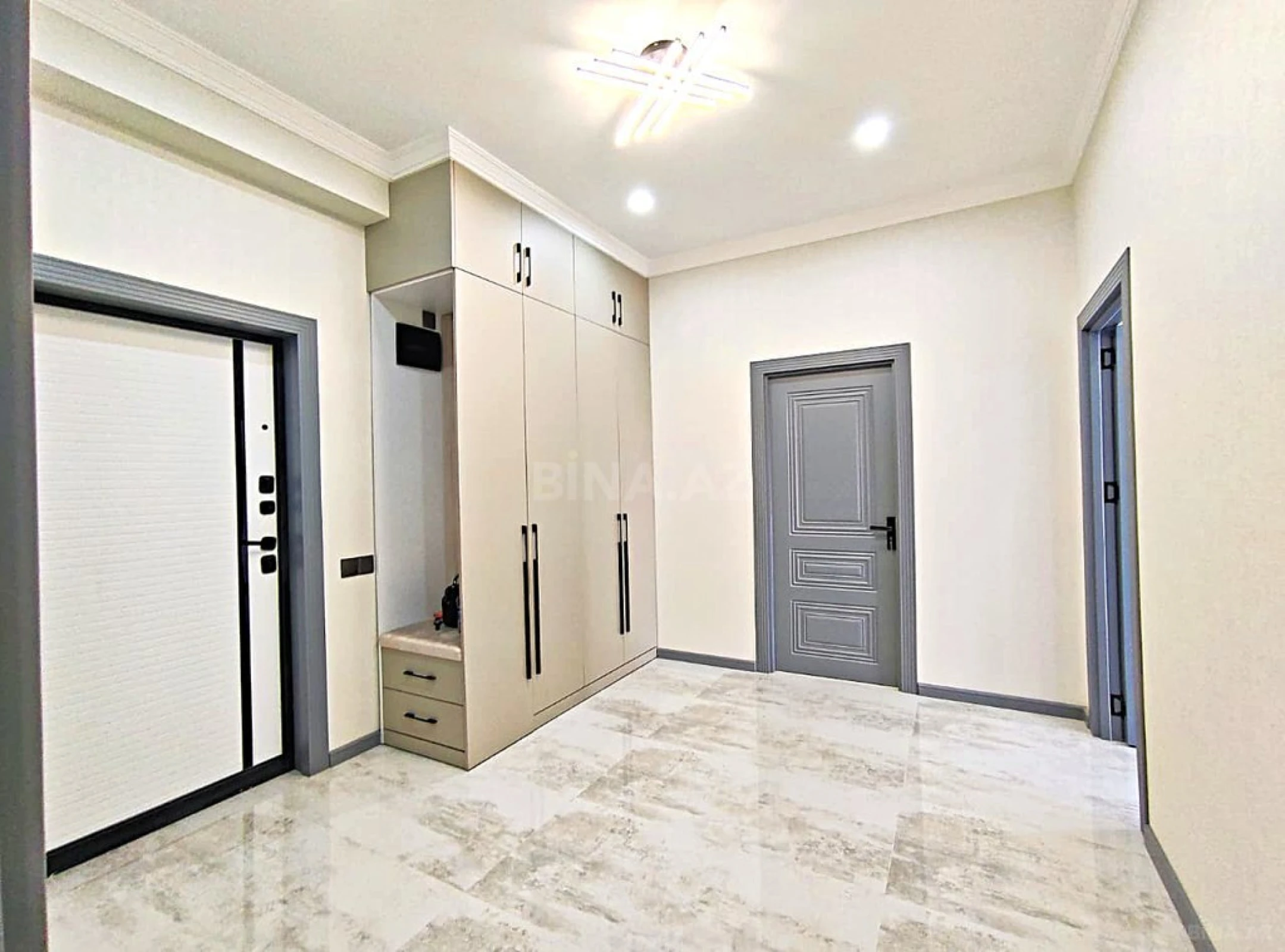 Satılır 2 otaqlı mənzil 84.7 m²