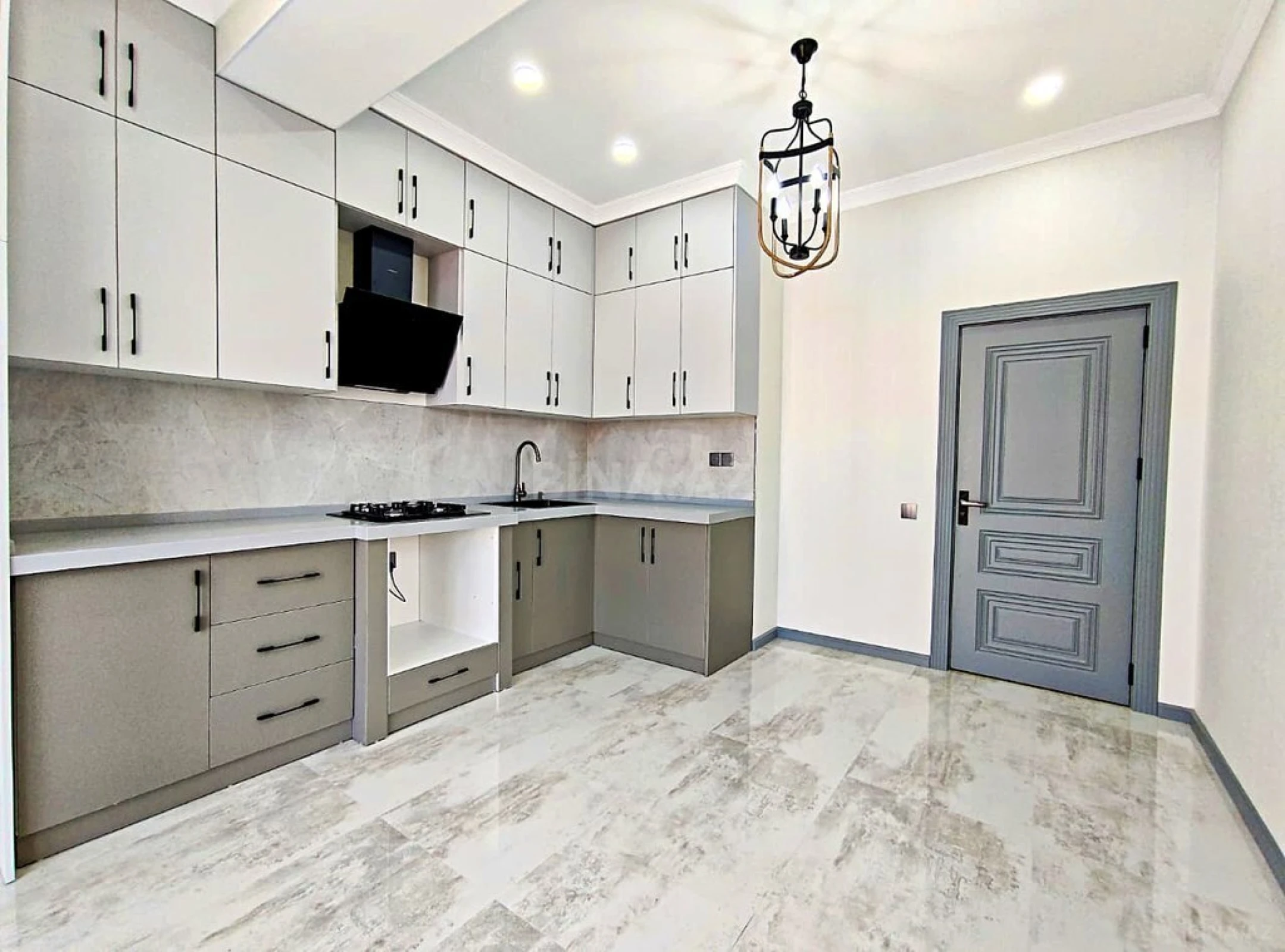 Satılır 2 otaqlı mənzil 84.7 m²