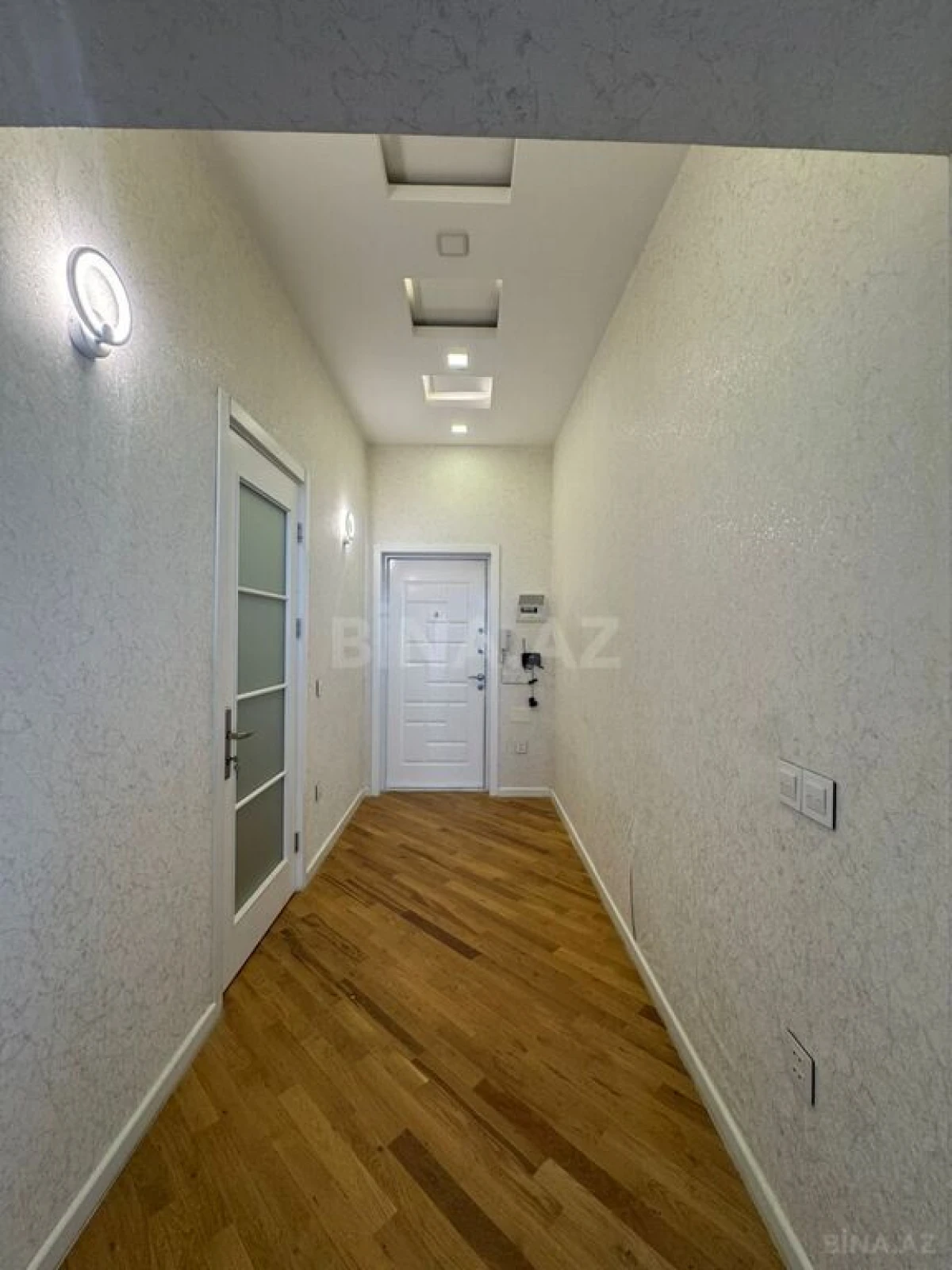 Kirayə verilir 2 otaqlı mənzil 72 m²