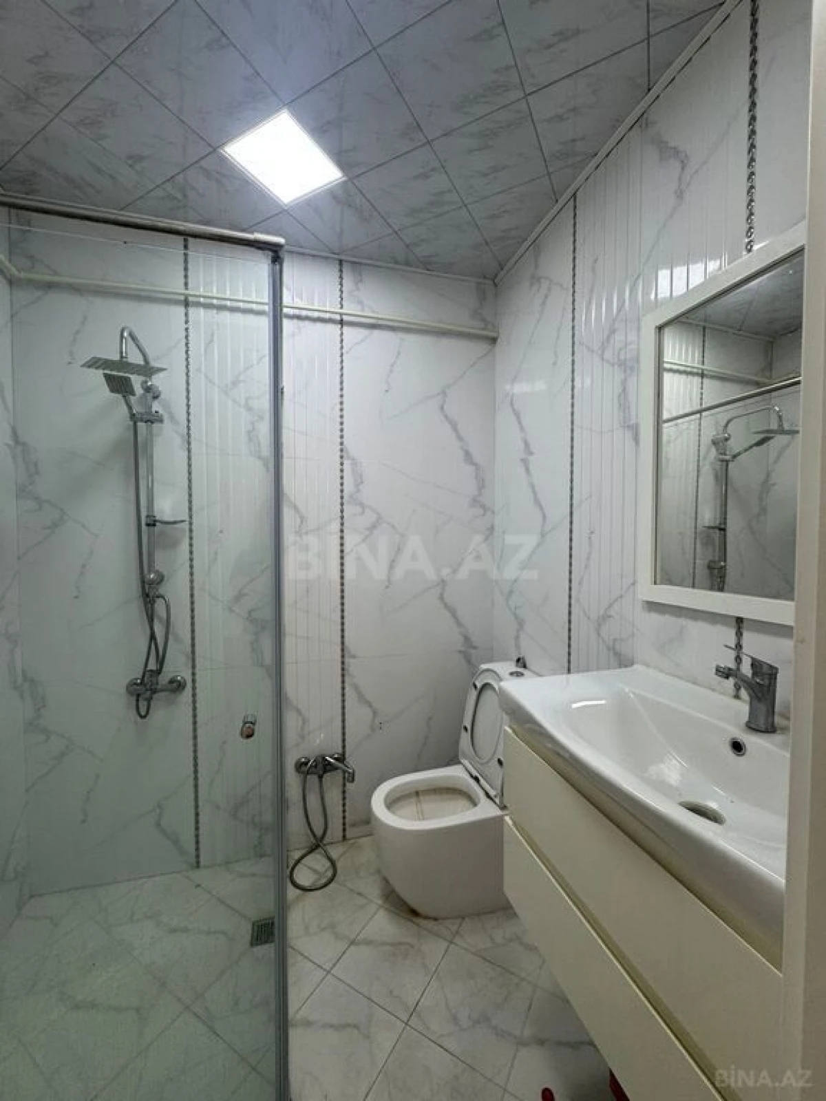 Kirayə verilir 2 otaqlı mənzil 72 m²