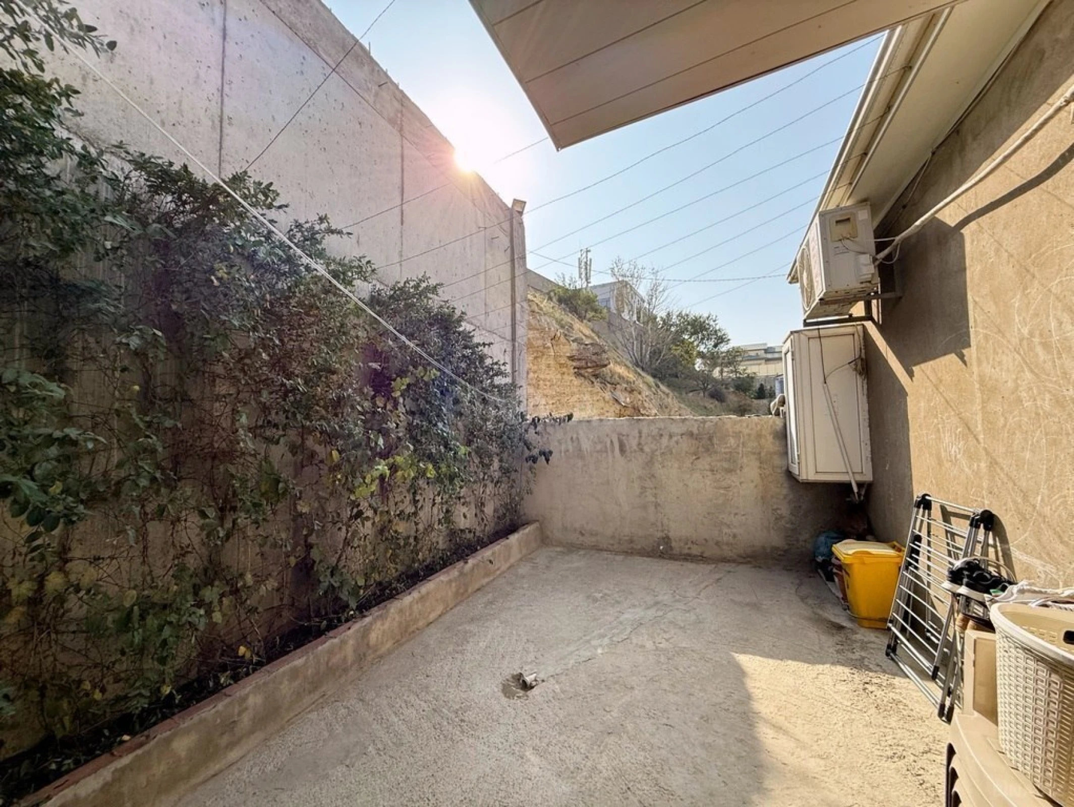 Satılır 10 otaqlı həyət evi 400 m²