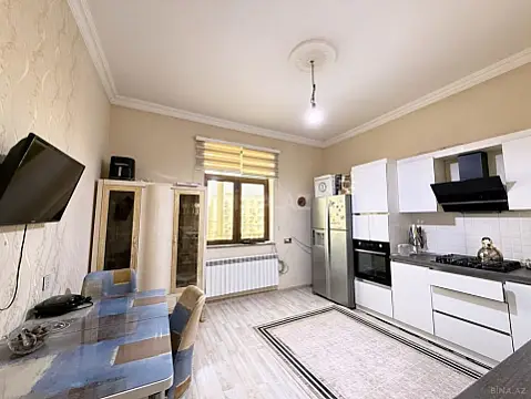 Satılır 10 otaqlı həyət evi 400 m²