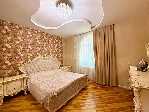 Satılır 10 otaqlı həyət evi 400 m²