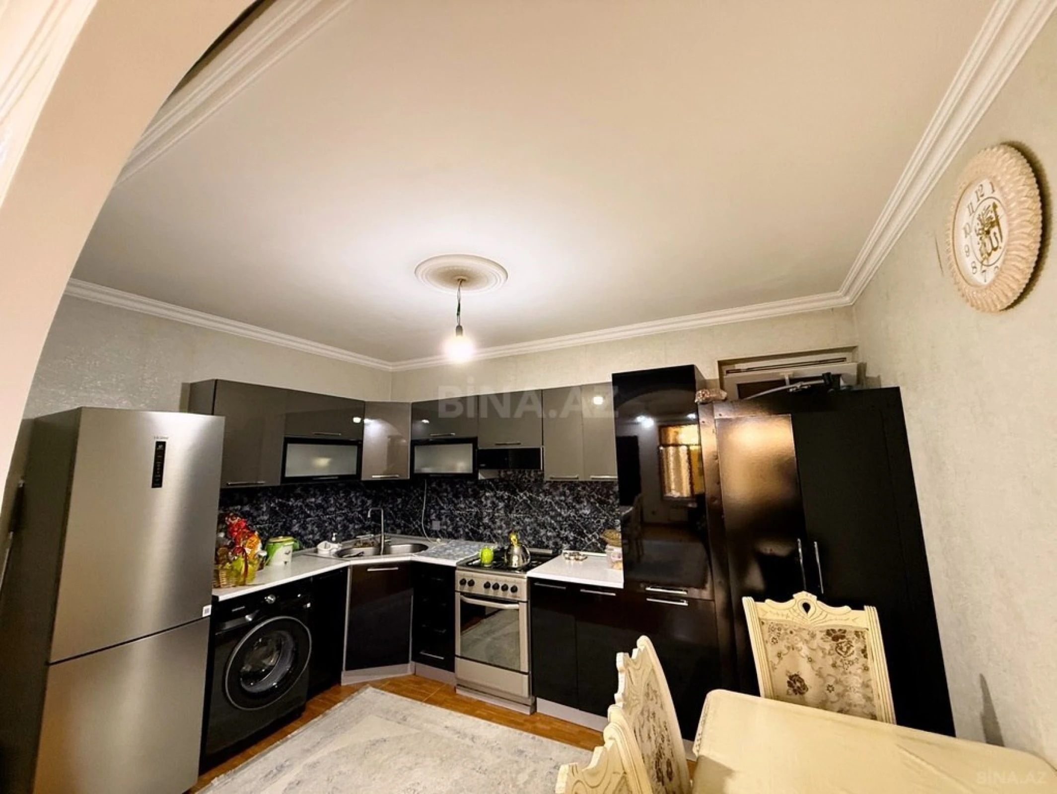 Satılır 10 otaqlı həyət evi 400 m²