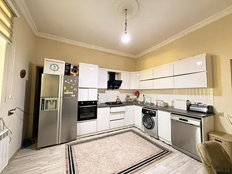 Satılır 10 otaqlı həyət evi 400 m²