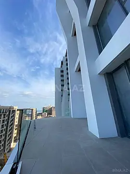 Satılır 4 otaqlı mənzil 303 m²