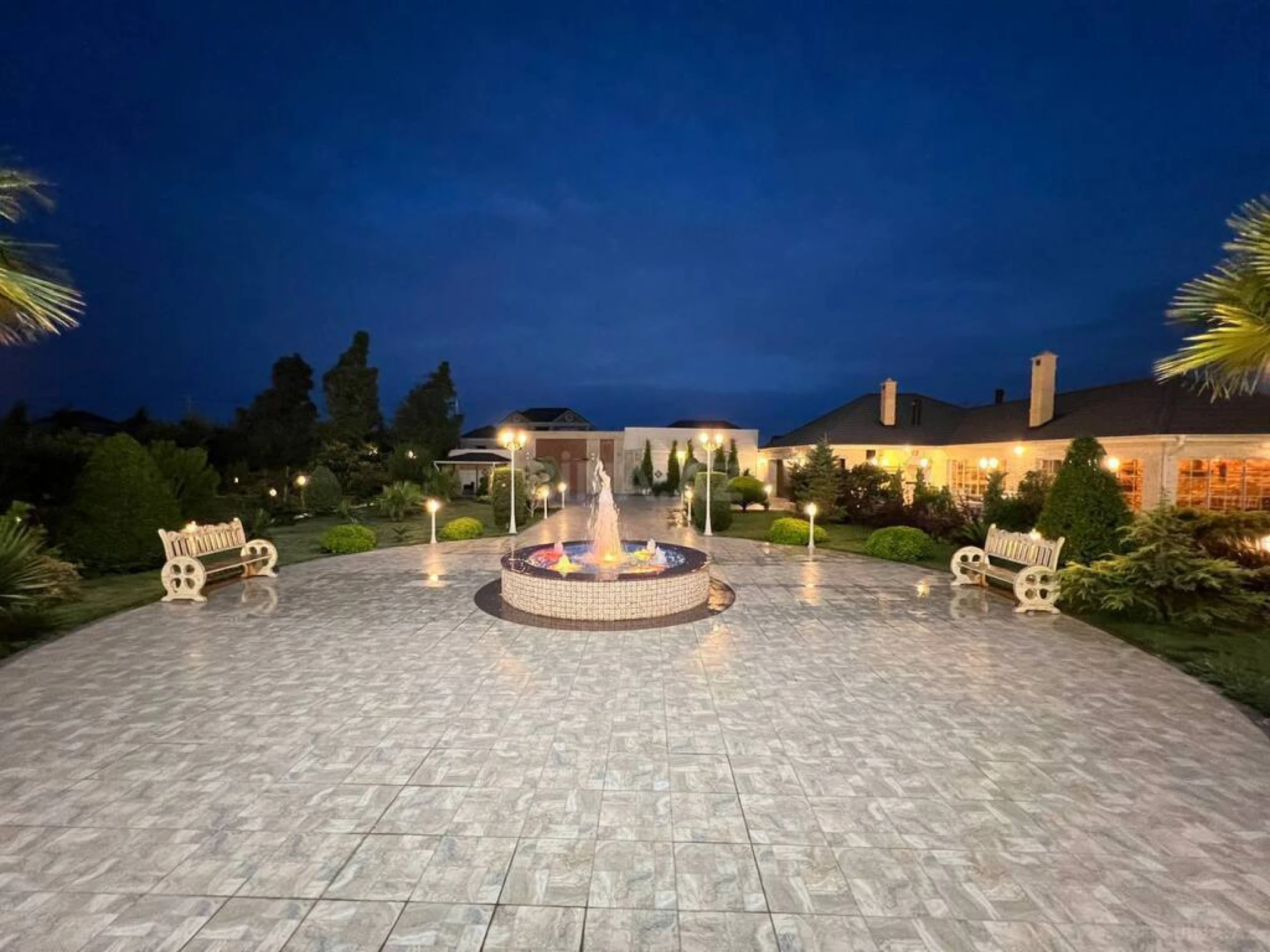 Satılır 7 otaqlı həyət evi 760 m²