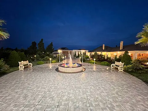 Satılır 7 otaqlı həyət evi 760 m²