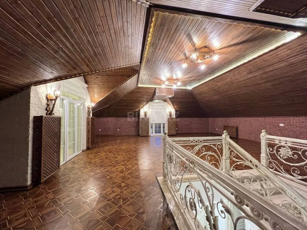 Satılır 7 otaqlı həyət evi 760 m²