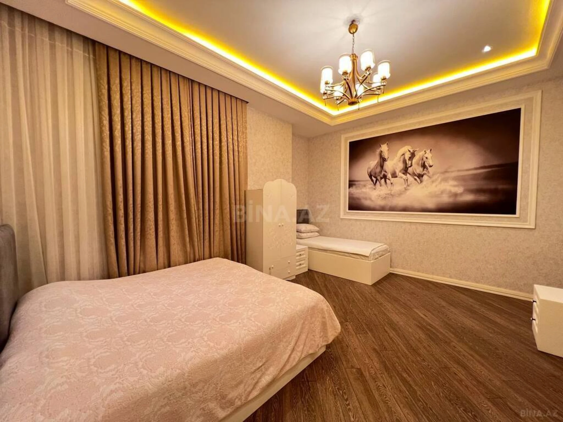 Satılır 7 otaqlı həyət evi 760 m²