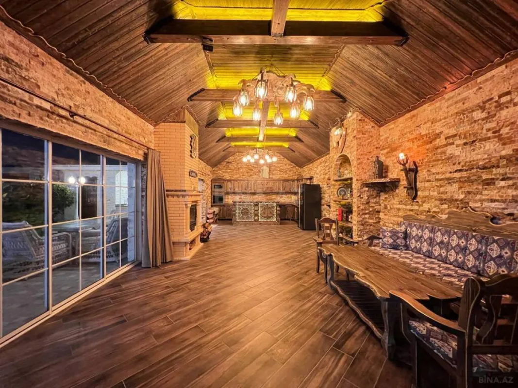 Satılır 7 otaqlı həyət evi 760 m²