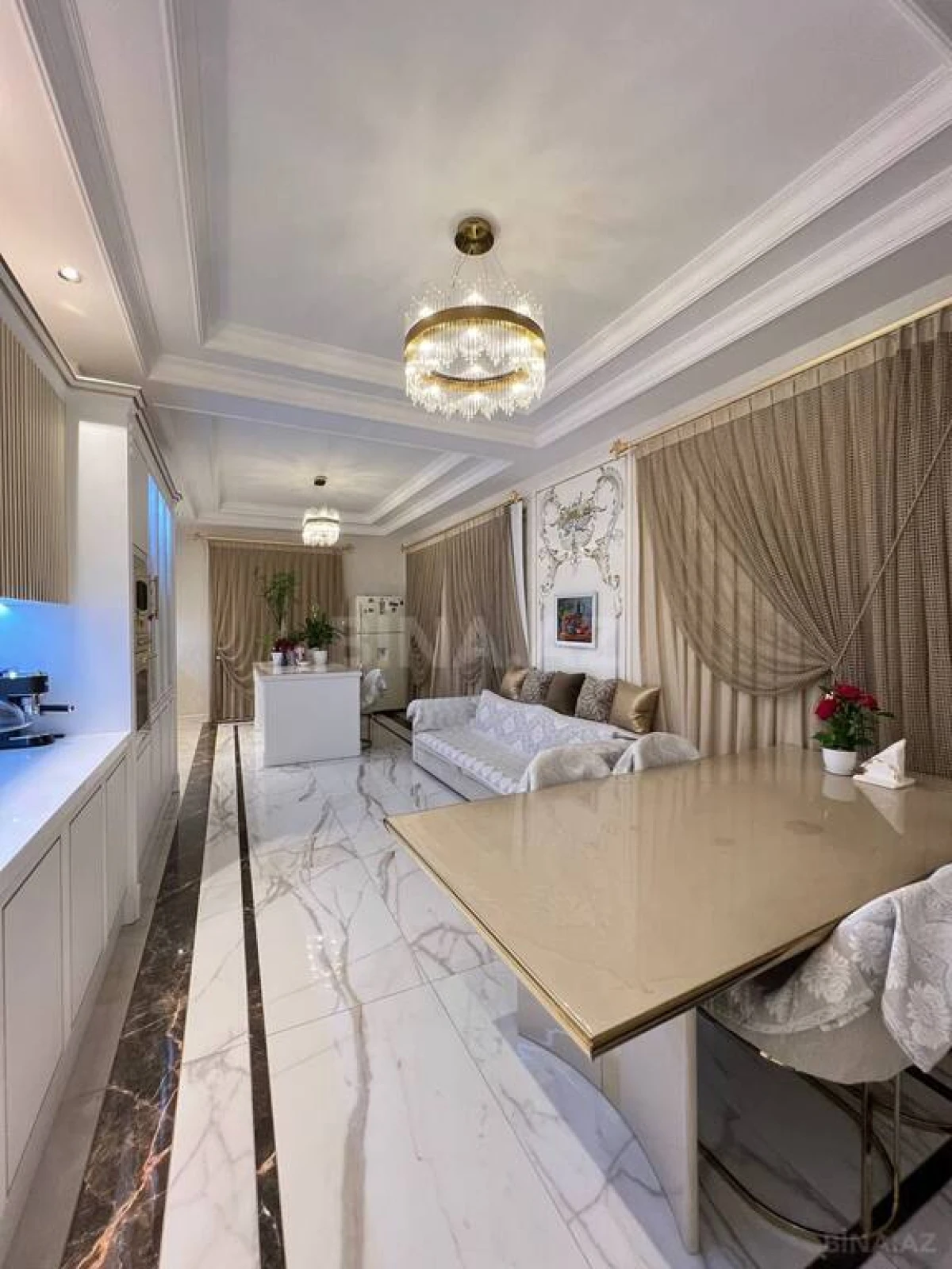 Satılır 7 otaqlı həyət evi 760 m²