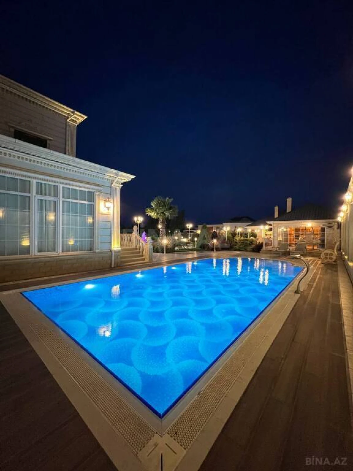 Satılır 7 otaqlı həyət evi 760 m²