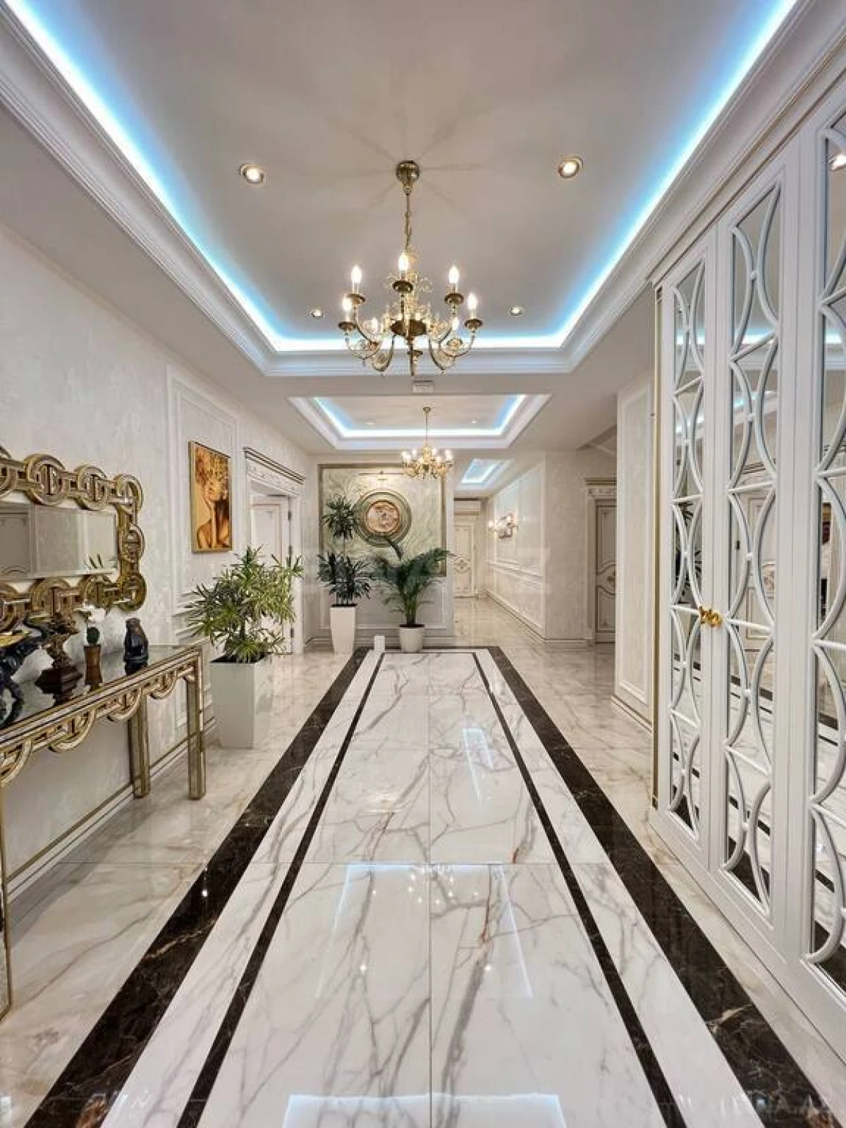 Satılır 7 otaqlı həyət evi 760 m²