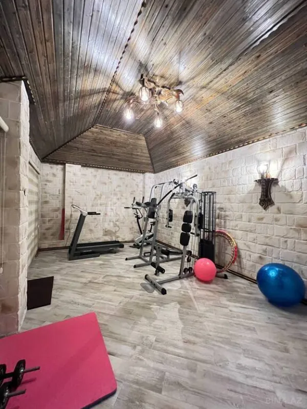 Satılır 7 otaqlı həyət evi 760 m²