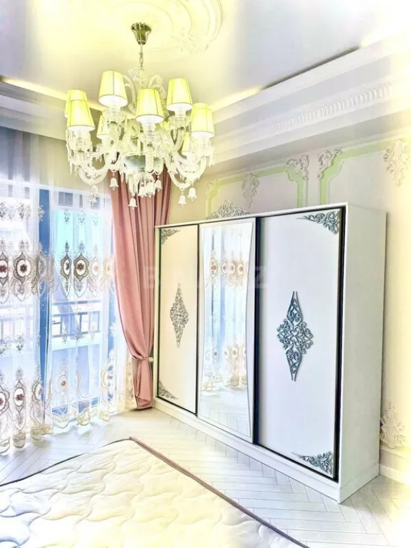 Satılır 2 otaqlı mənzil 65 m²