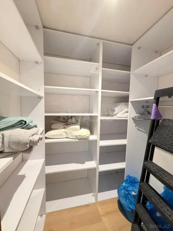 Satılır 2 otaqlı mənzil 100 m²