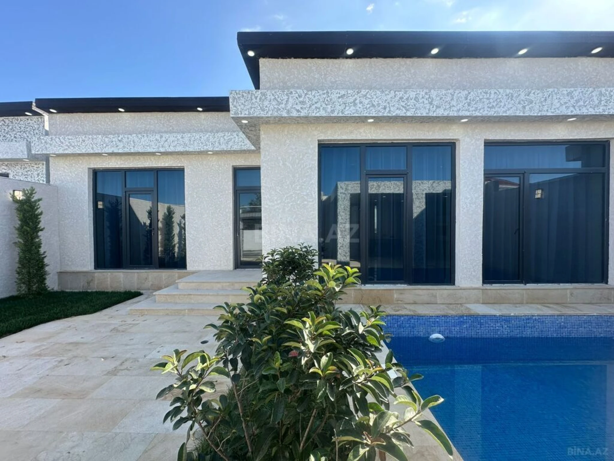 Satılır 4 otaqlı həyət evi 140 m²