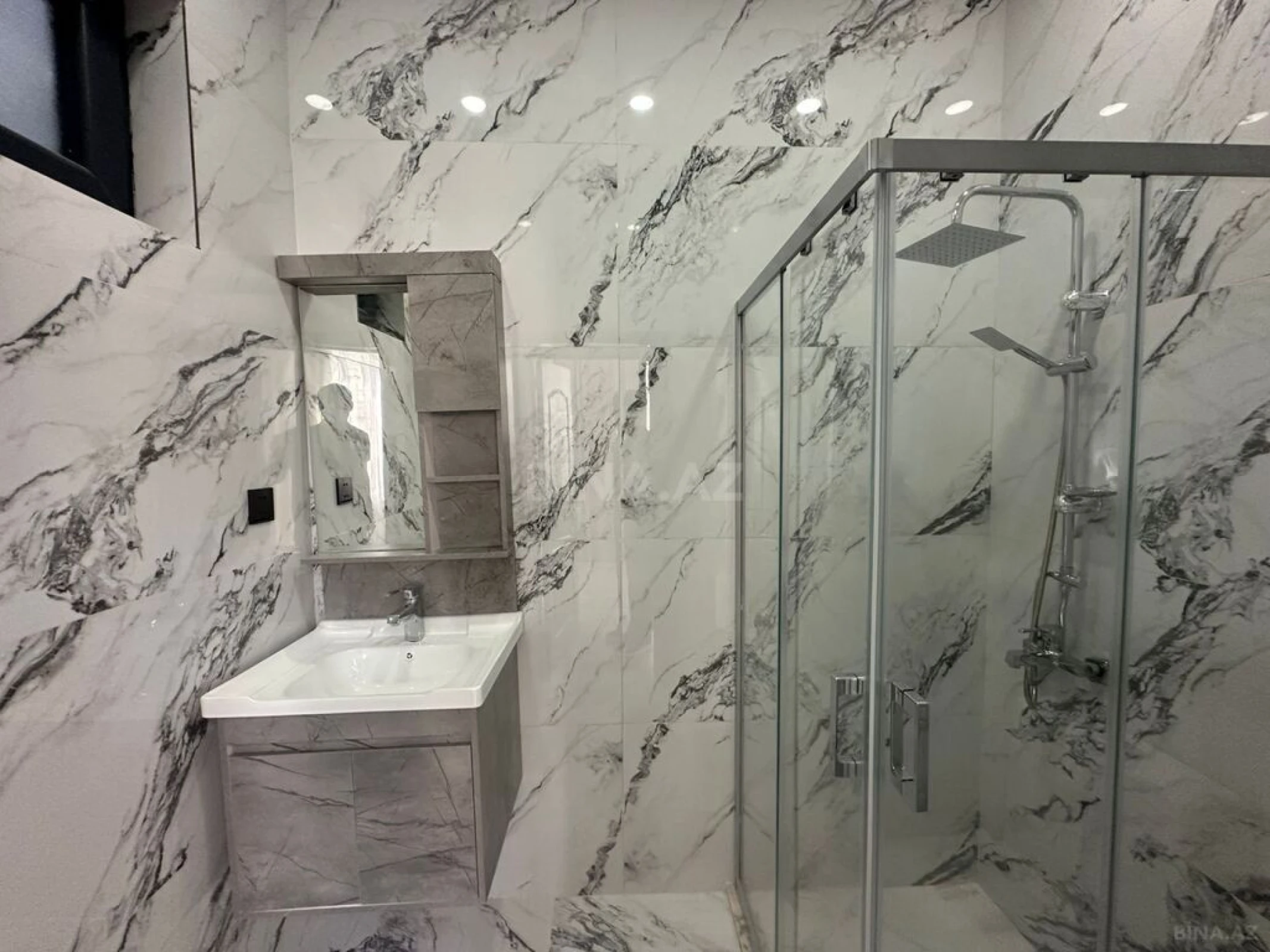 Satılır 4 otaqlı həyət evi 140 m²