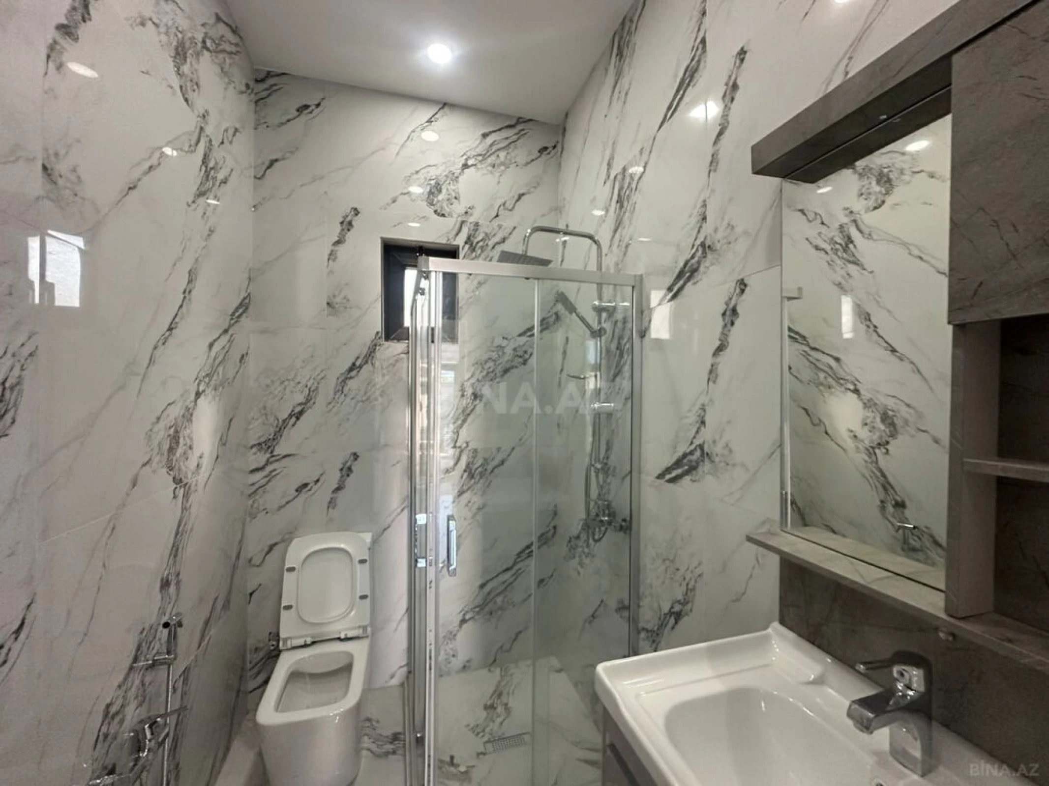 Satılır 4 otaqlı həyət evi 140 m²