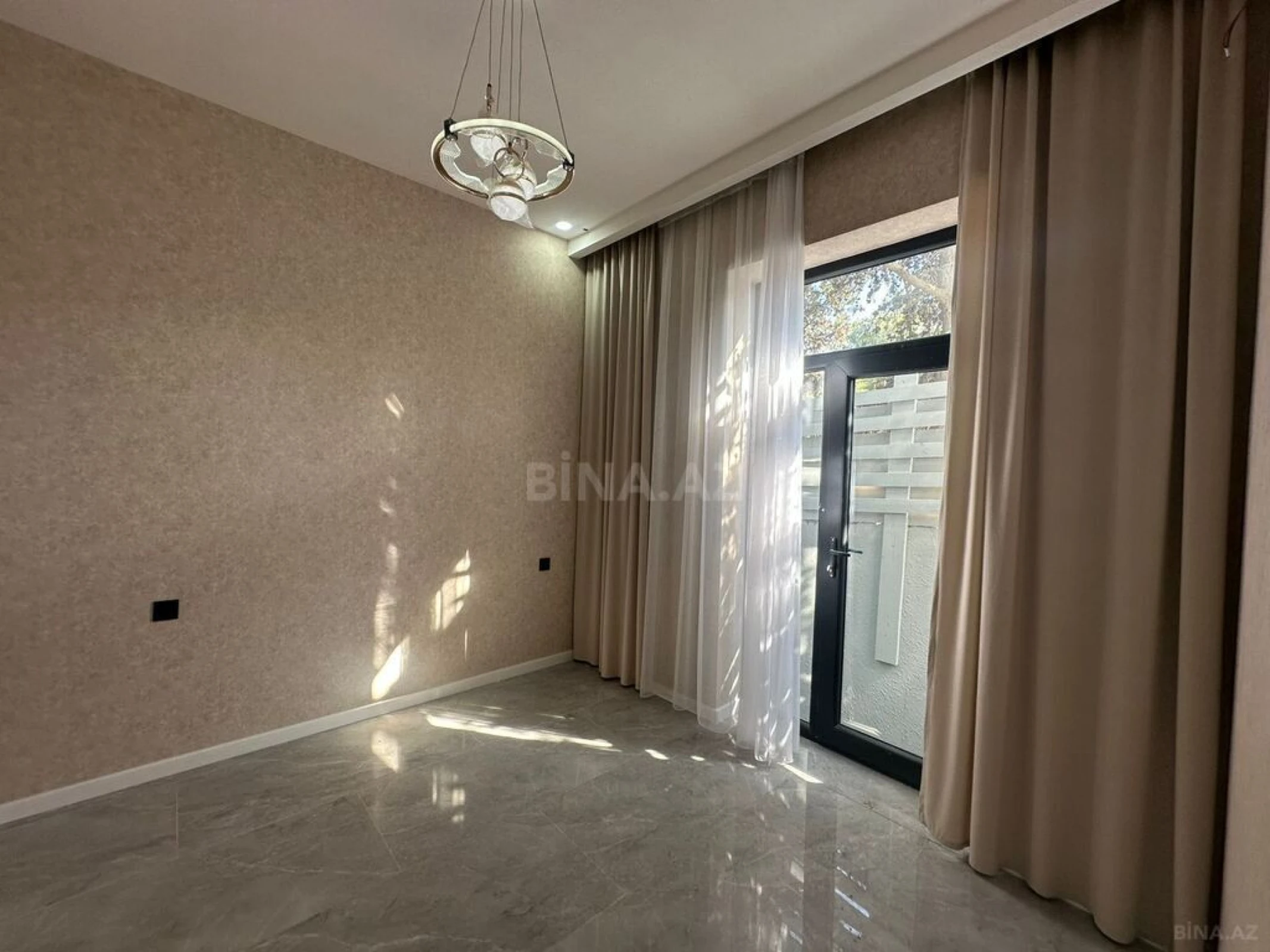 Satılır 4 otaqlı həyət evi 140 m²