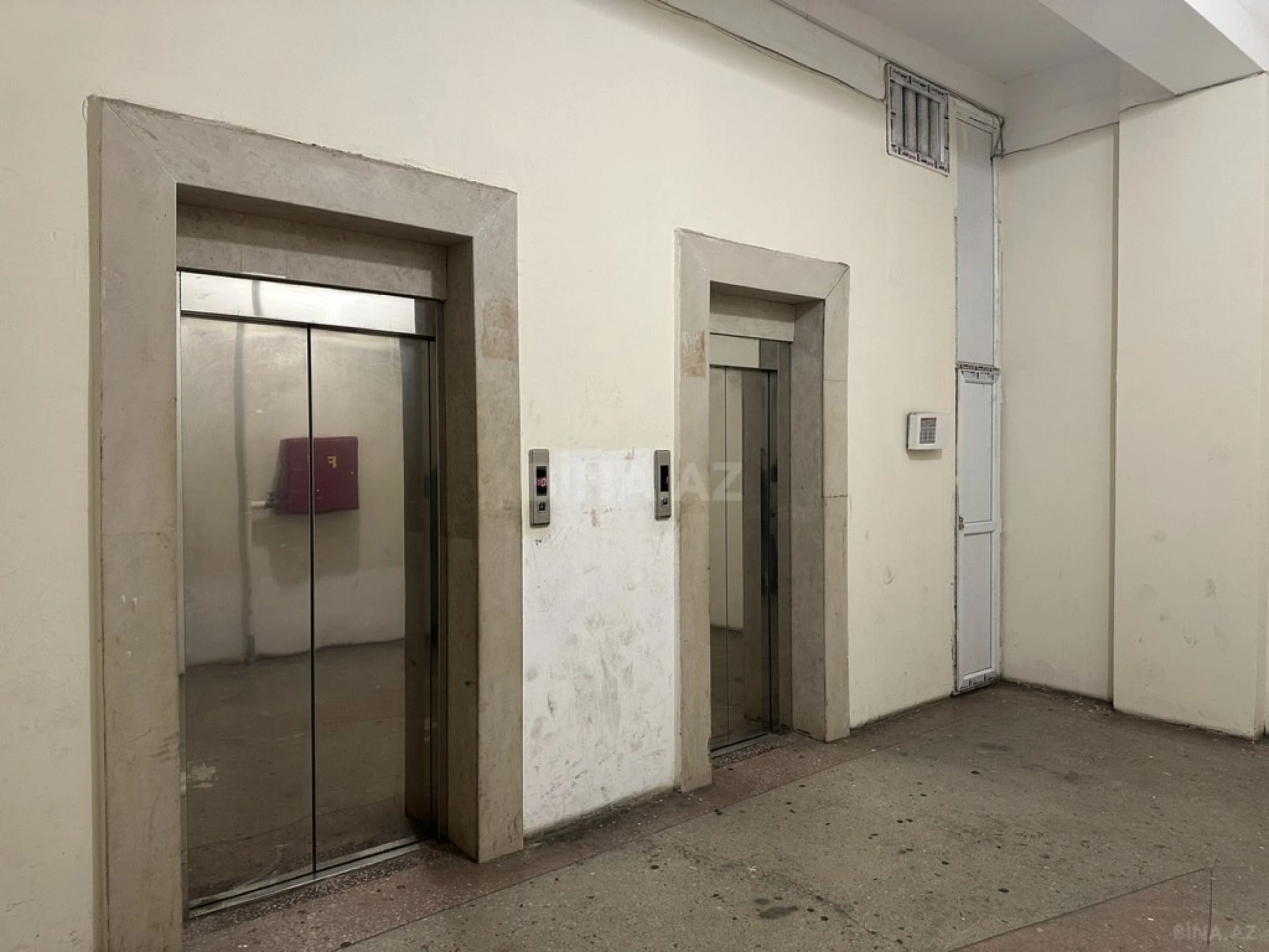 Satılır 2 otaqlı mənzil 55 m²