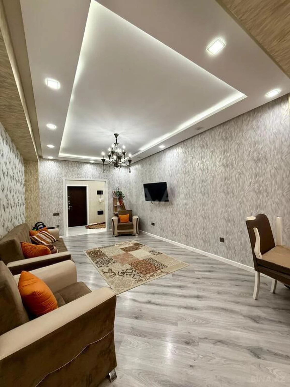 Satılır 3 otaqlı mənzil 82 m²