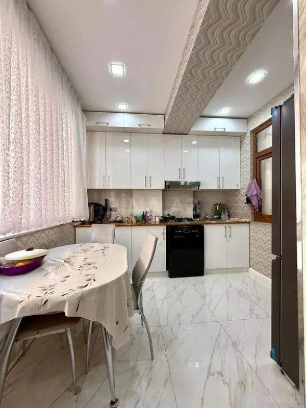 Satılır 3 otaqlı mənzil 82 m²