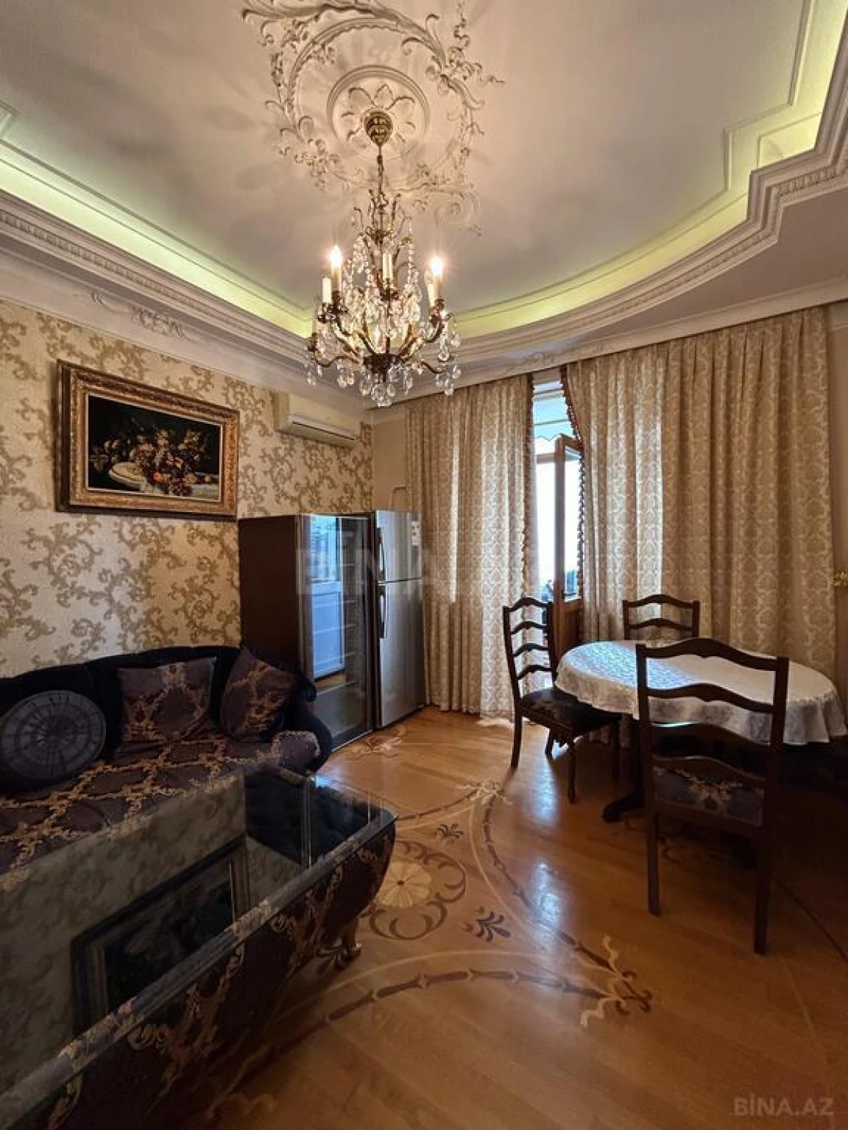 Satılır 6 otaqlı mənzil 250 m²