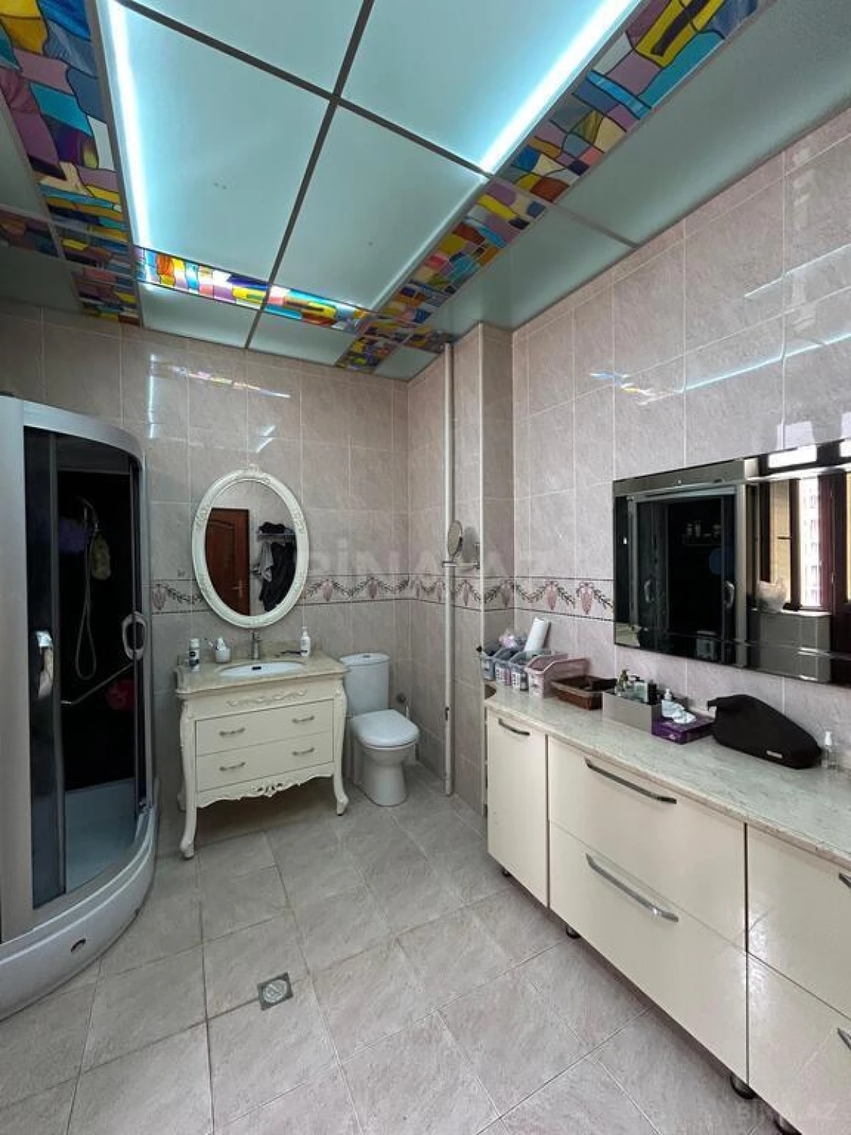 Satılır 6 otaqlı mənzil 250 m²