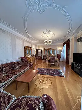 Satılır 6 otaqlı mənzil 250 m² — Bakı, İnşaatçılar 6 otaq 250.00 m²