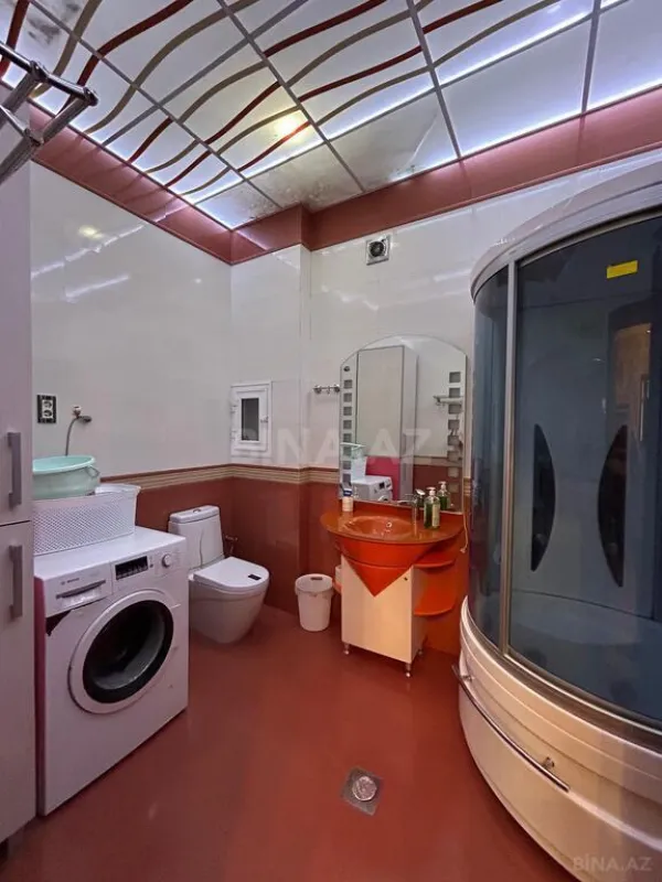 Satılır 6 otaqlı mənzil 250 m²