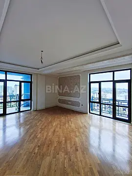 Satılır 3 otaqlı mənzil 134 m²