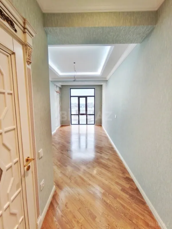 Satılır 3 otaqlı mənzil 134 m²