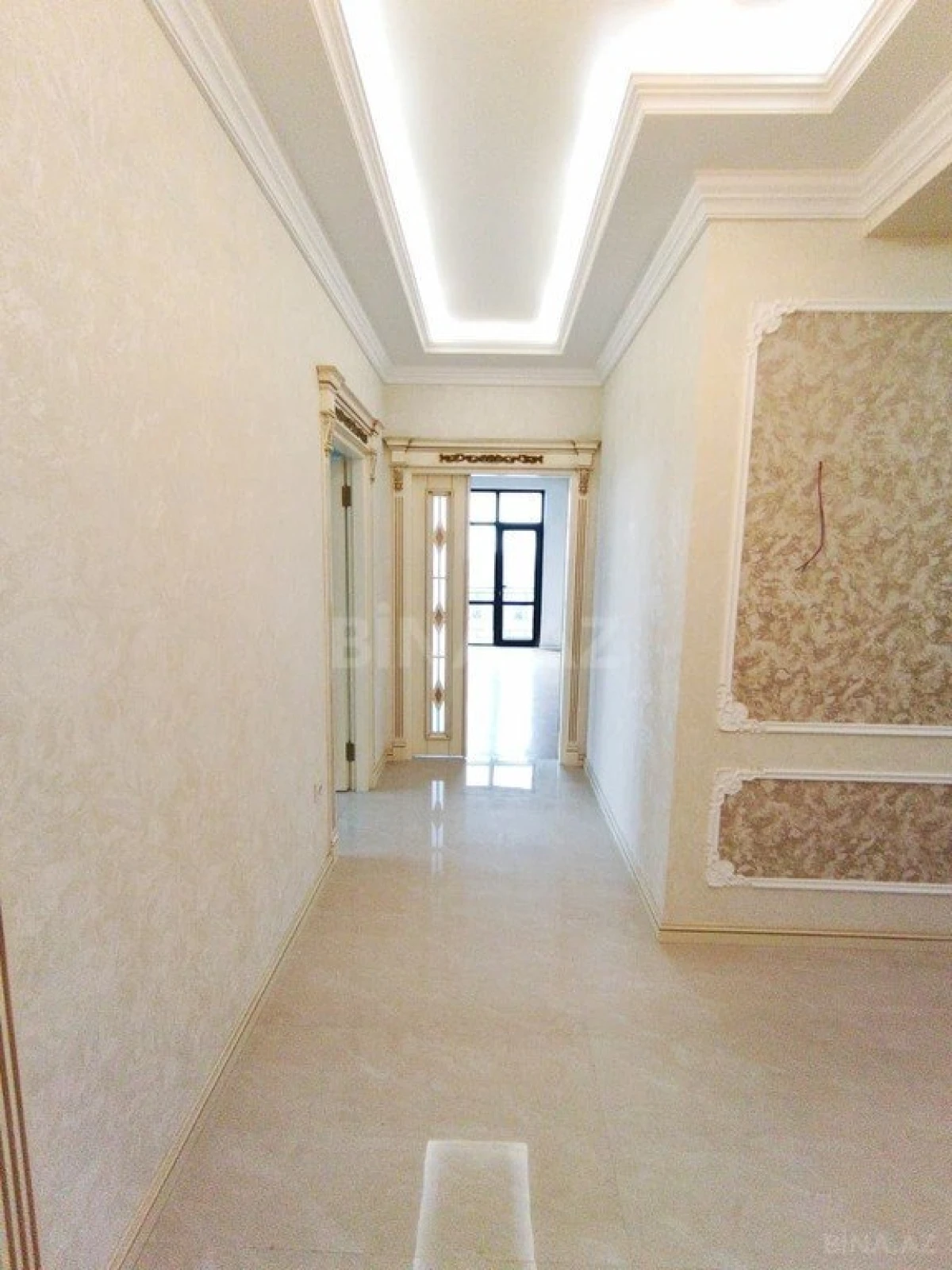 Satılır 3 otaqlı mənzil 134 m²