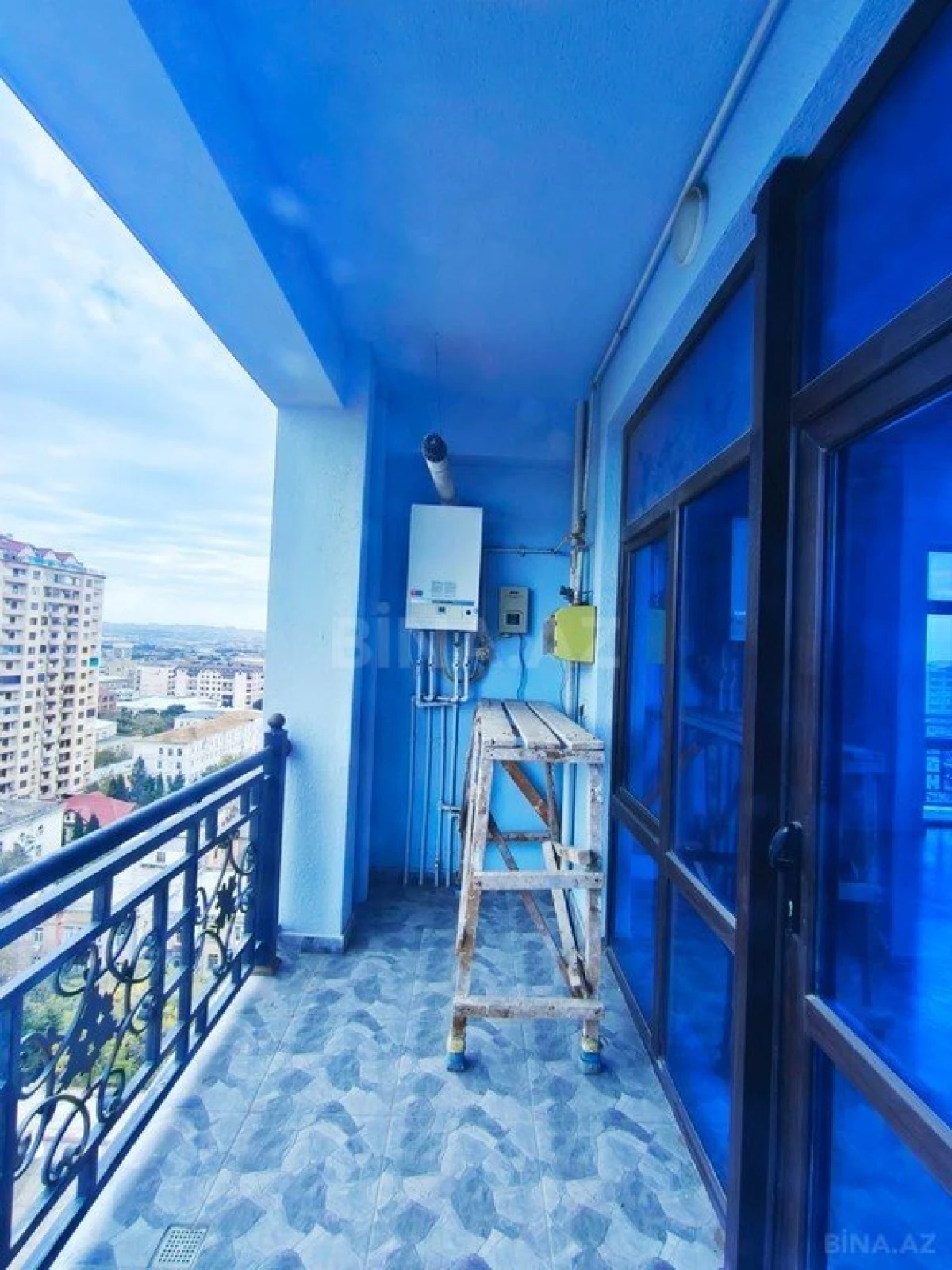 Satılır 3 otaqlı mənzil 134 m²