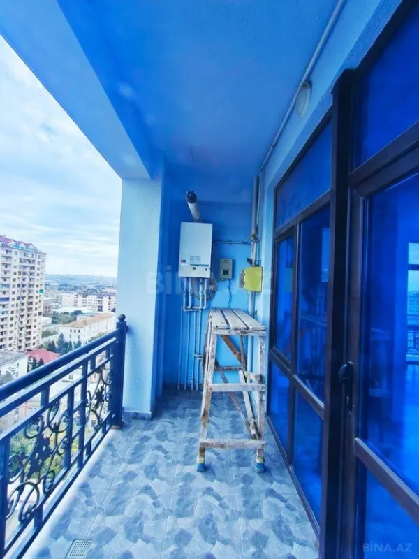 Satılır 3 otaqlı mənzil 134 m²