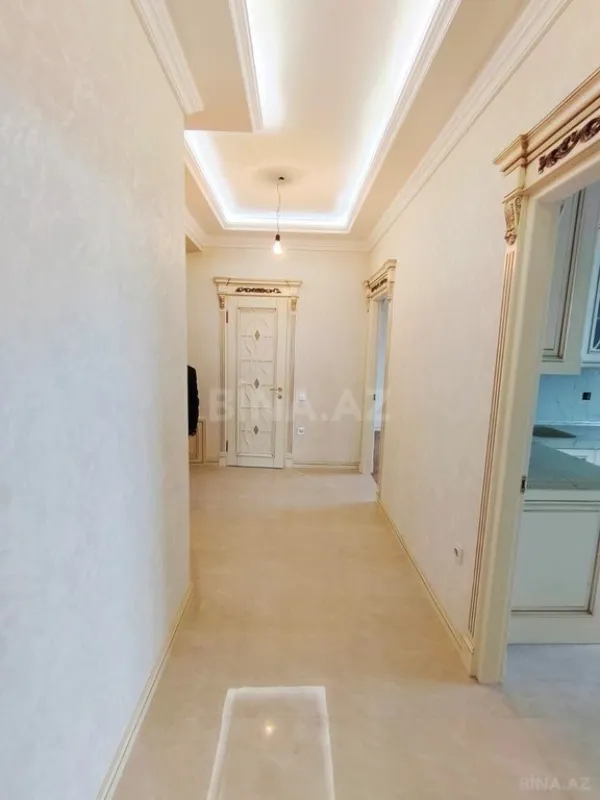 Satılır 3 otaqlı mənzil 134 m²