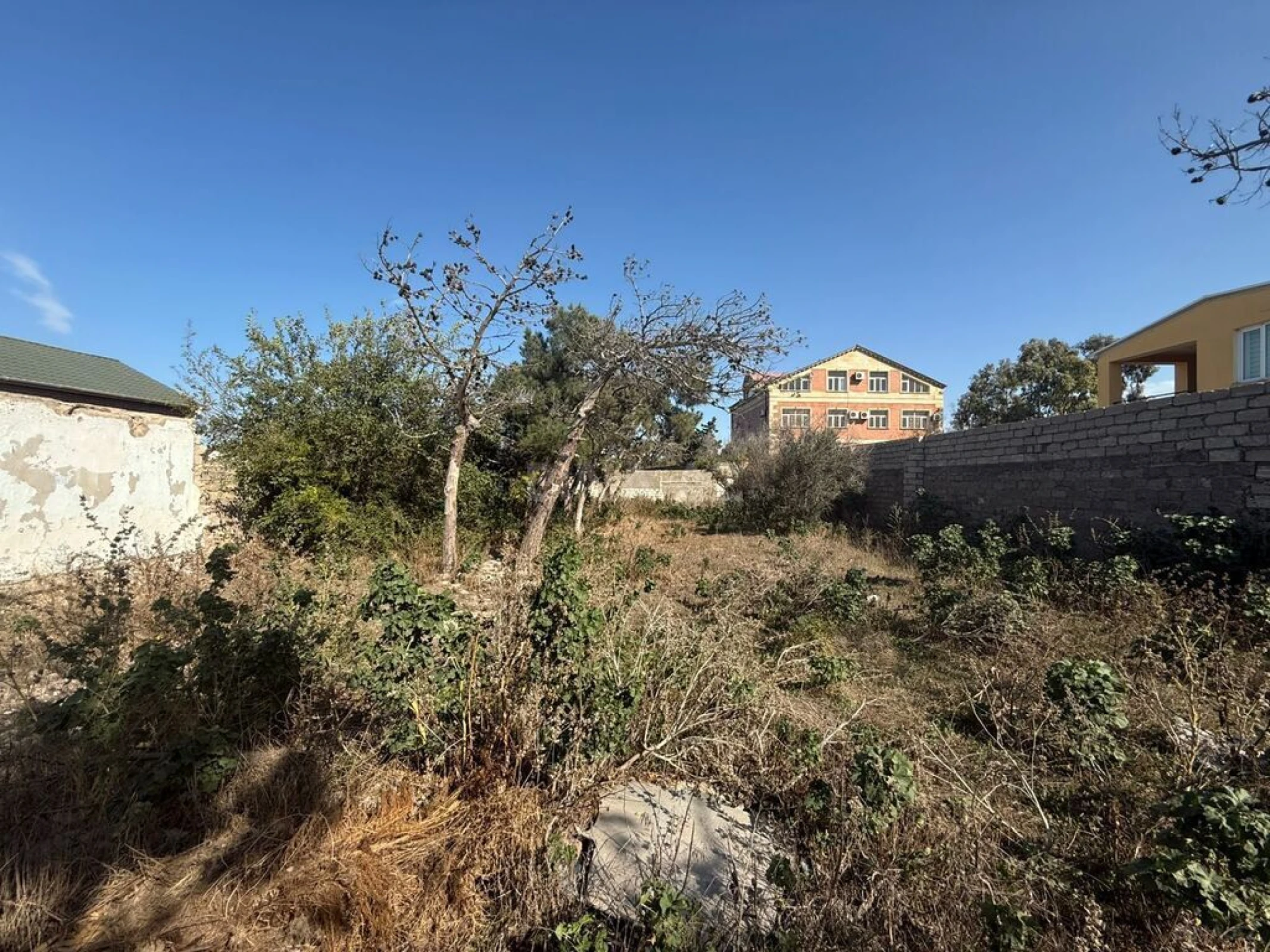 Satılır torpaq sahəsi 12 m²