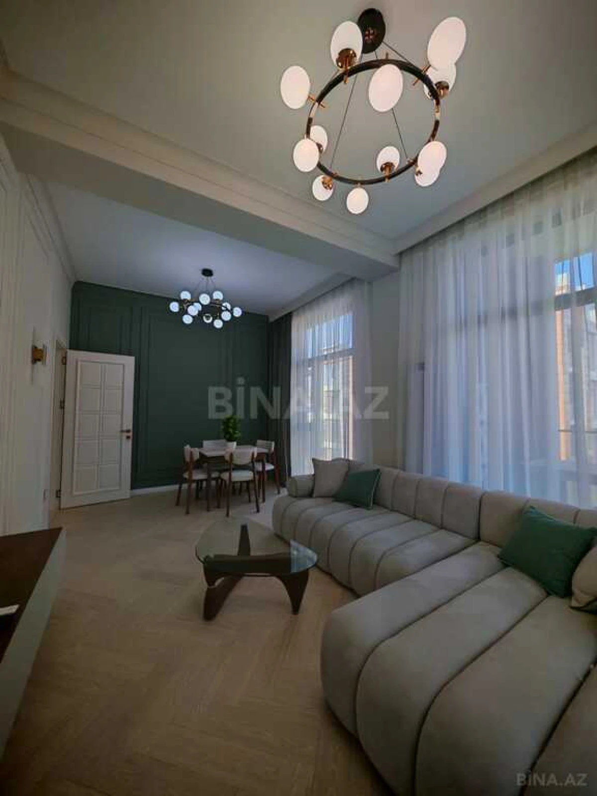 Kirayə verilir 2 otaqlı mənzil 105 m²