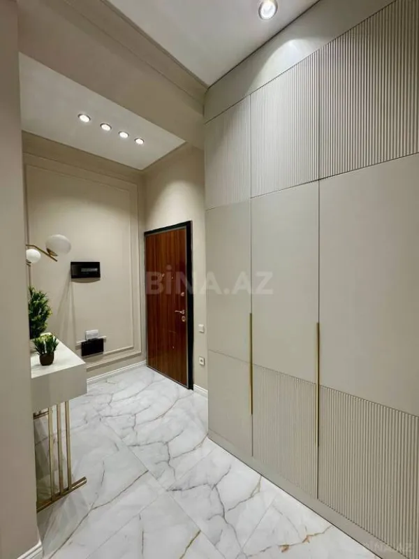 Kirayə verilir 2 otaqlı mənzil 105 m²