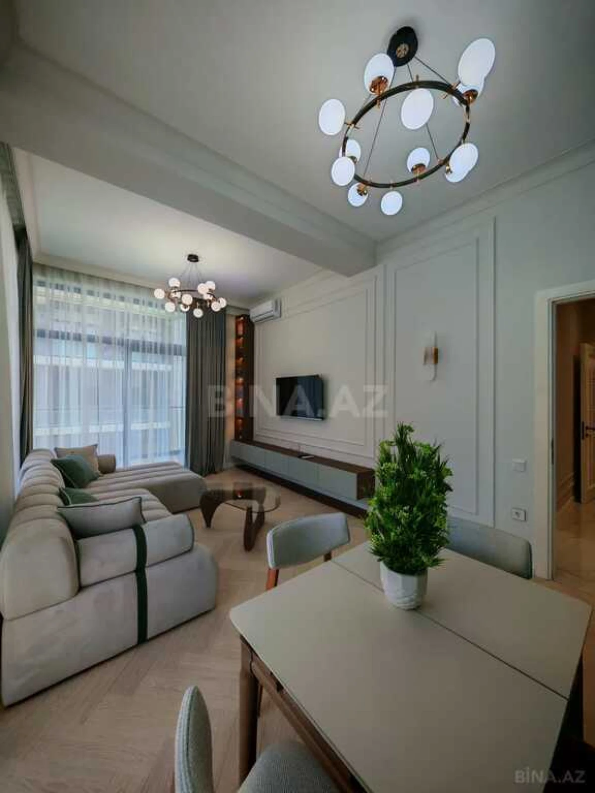 Kirayə verilir 2 otaqlı mənzil 105 m²