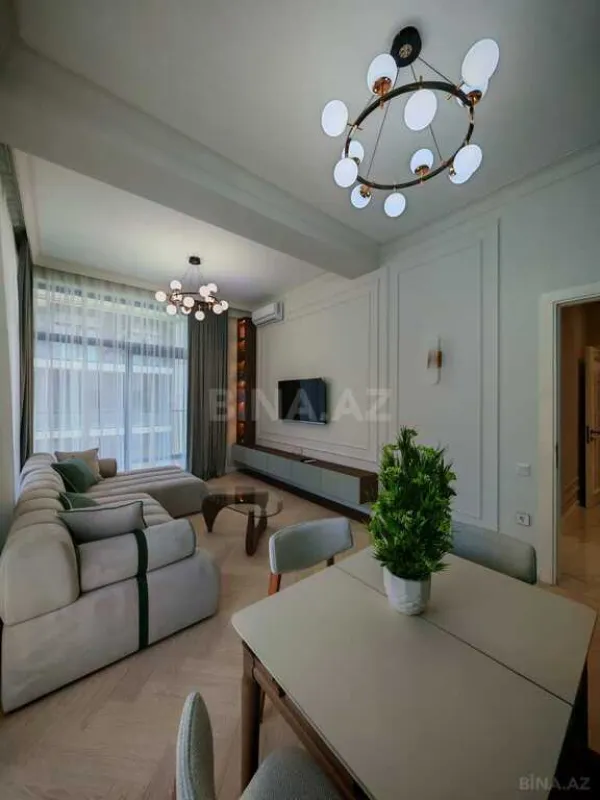 Kirayə verilir 2 otaqlı mənzil 105 m²