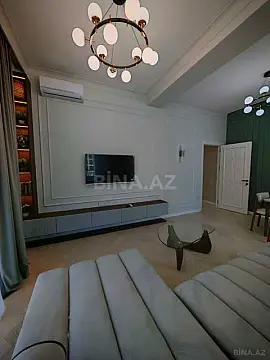 Kirayə verilir 2 otaqlı mənzil 105 m²