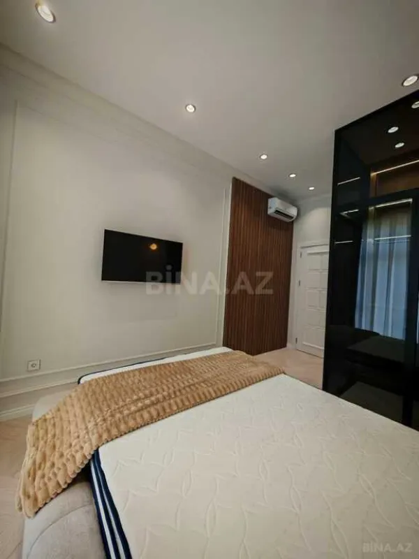 Kirayə verilir 2 otaqlı mənzil 105 m²