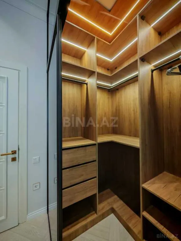 Kirayə verilir 2 otaqlı mənzil 105 m²