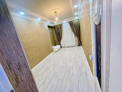 Satılır 3 otaqlı mənzil 136 m²